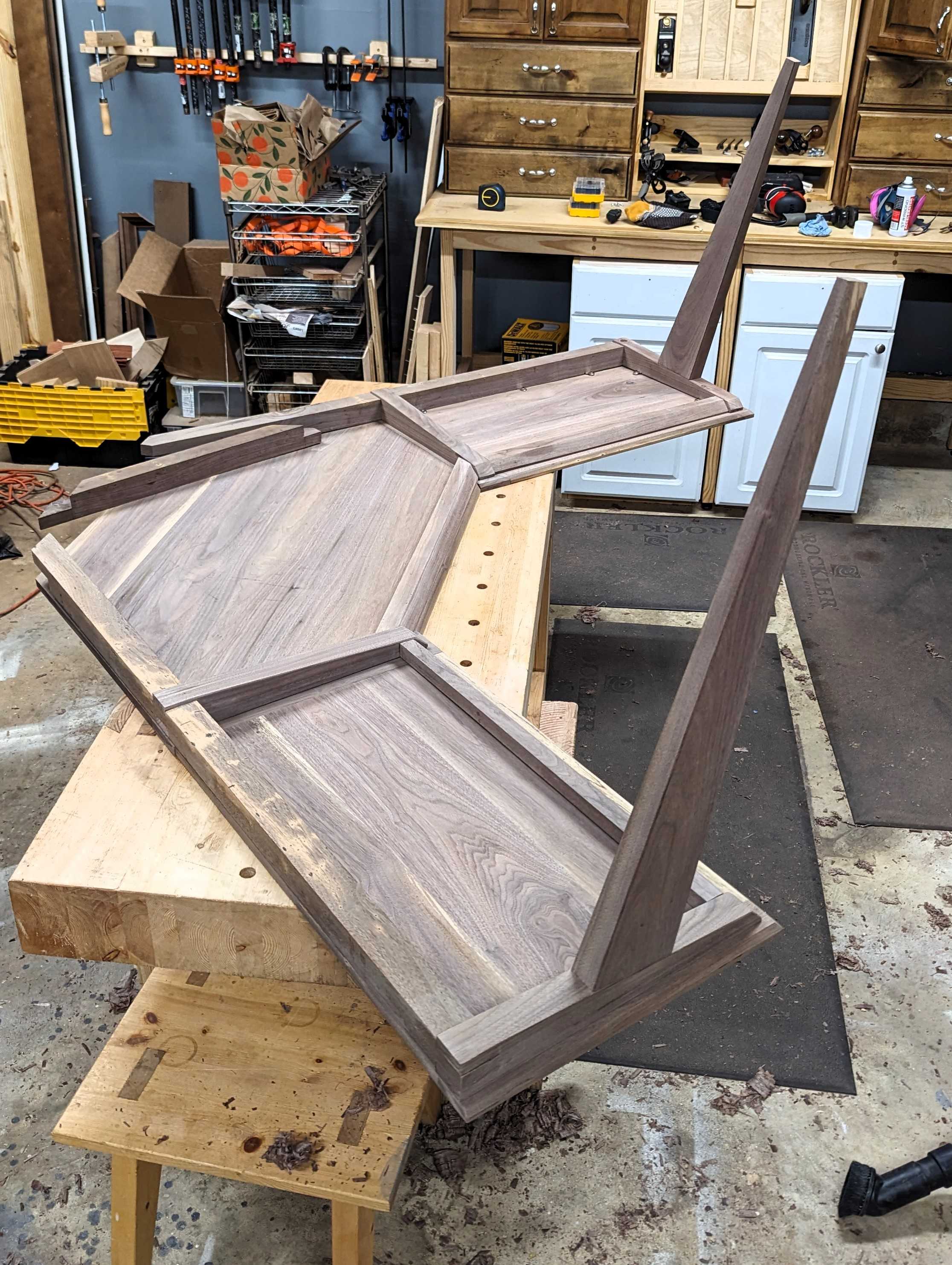 PAT_DESK_underside